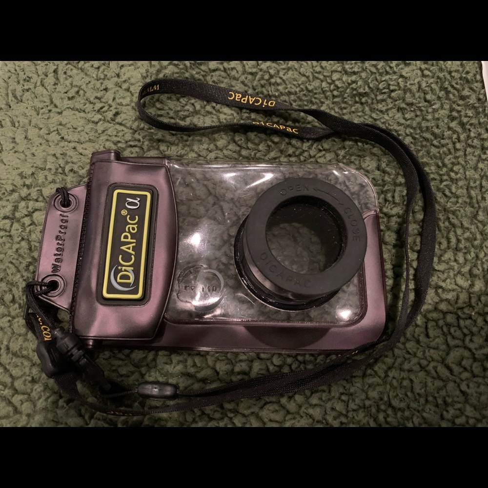 DiCAPac WP-100 Underwater Waterproof Case For Compact Digital Cameras